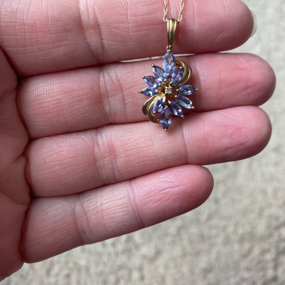 14k gold, tanzanite and diamond Necklace
